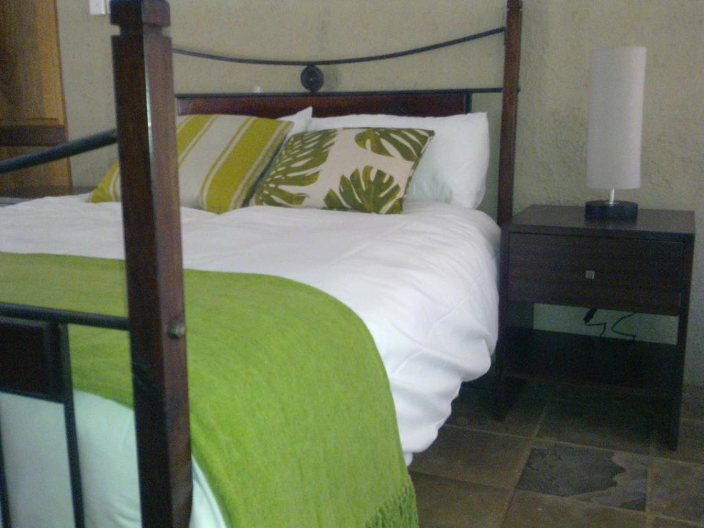 Mokolodi House Bed & Breakfast Gaborone Room photo